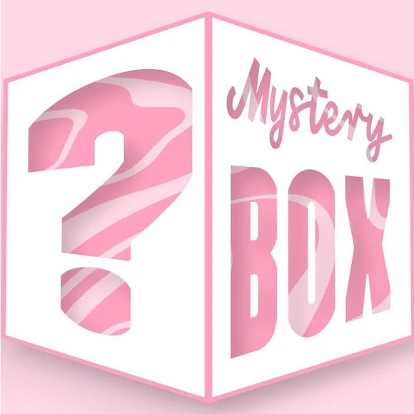 Fashion Mistery Box Retail Value Min.$100🛍Custom size & styled!! - Picture 1 of 2
